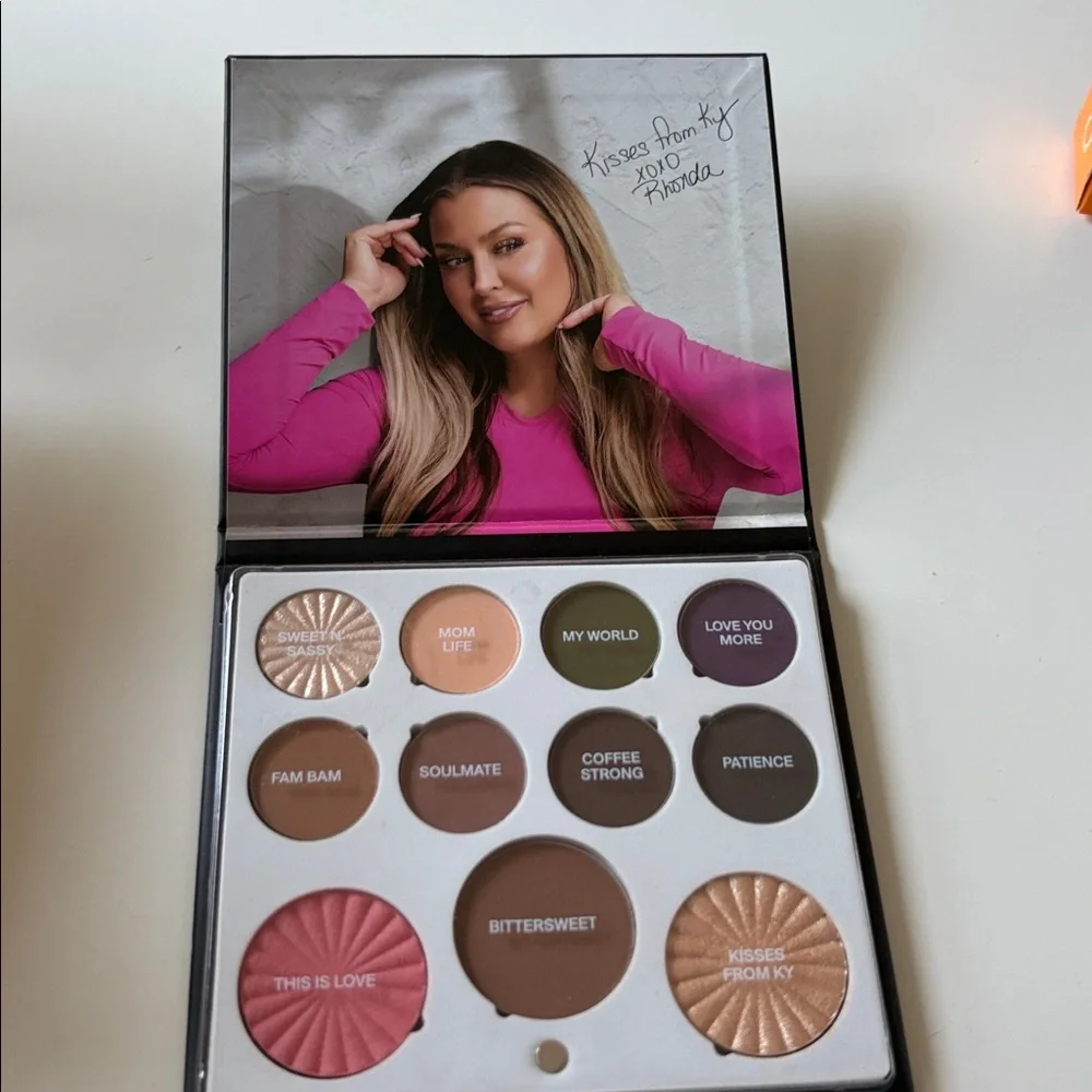 OFRA Mini Mix Palette Unconditional in Black